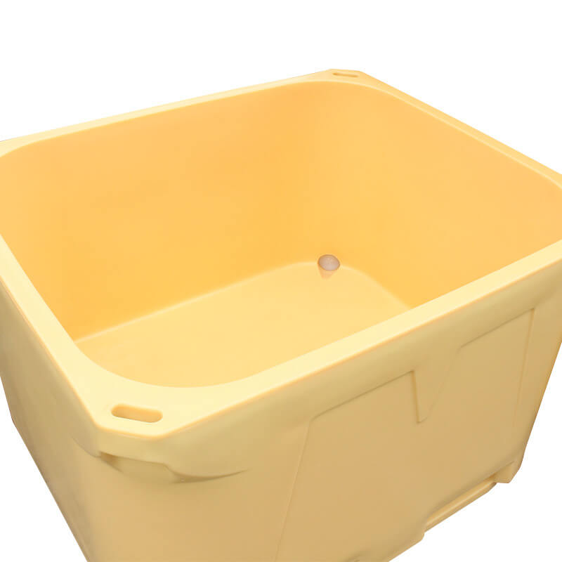 LLDPE rotomolded cooler inner view
